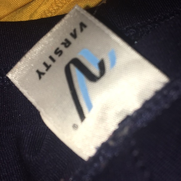 Varsity short set - Picture 3 of 3